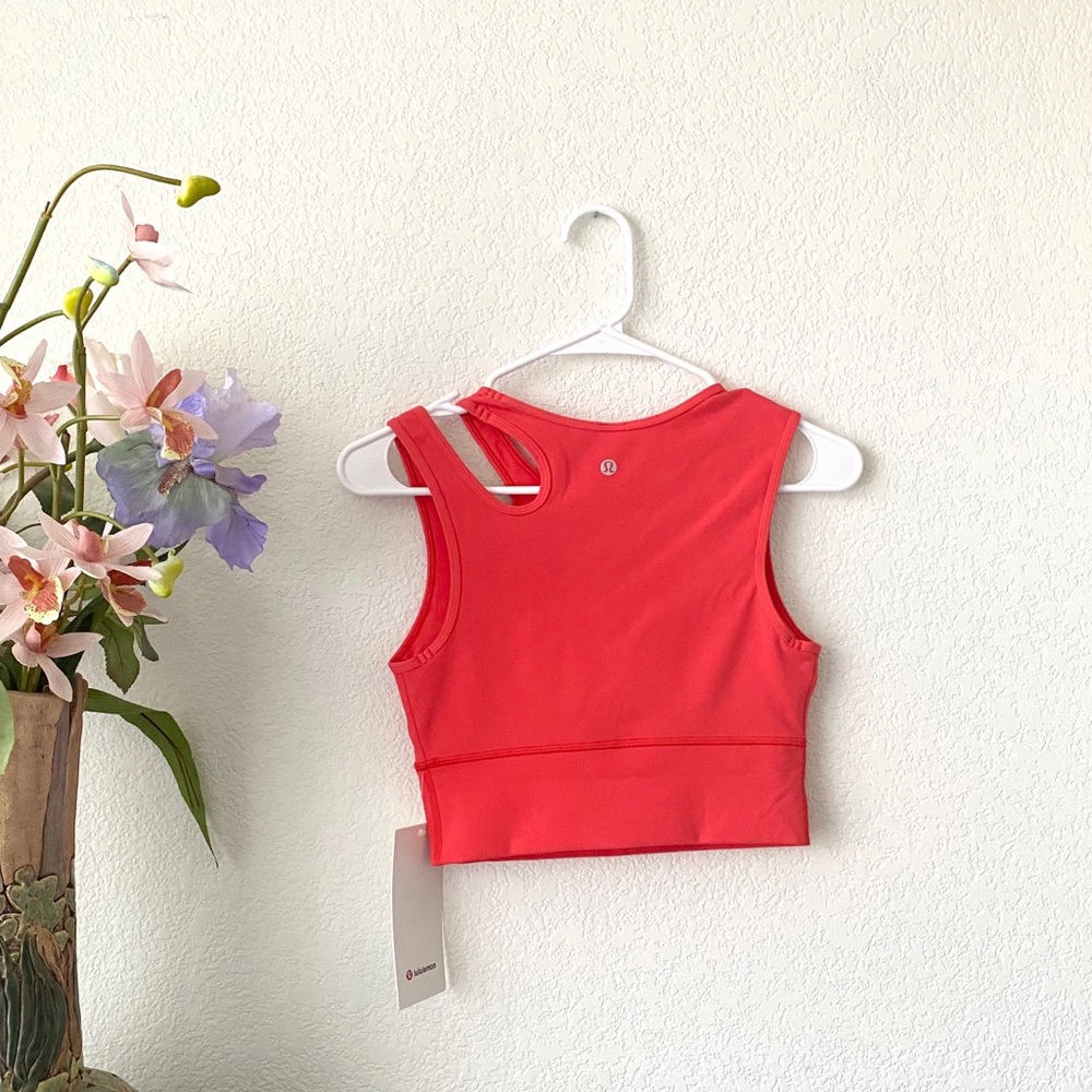 SOLD - NWT Lululemon Mastered Motion Cropped Tank - Picture 3 of 7